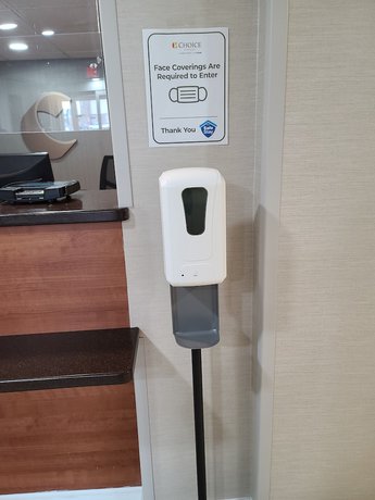 Imagen de los interiores del Hotel Comfort Inn Boston Milford. Foto 19