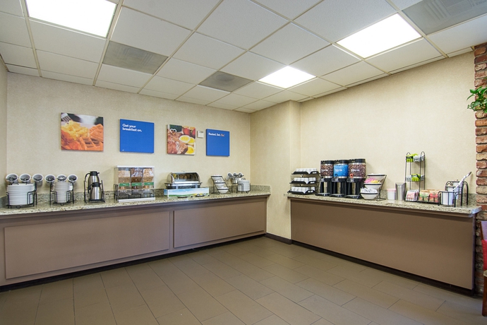 Imagen del bar/restaurante del Hotel Comfort Inn By The Bay. Foto 3