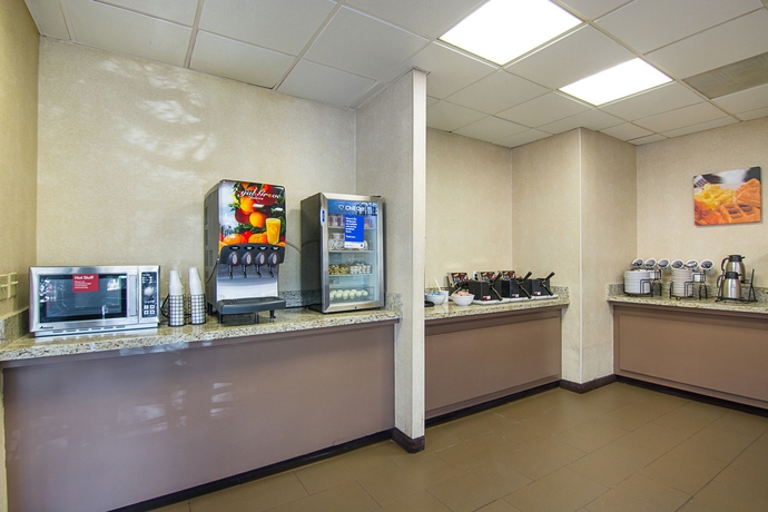 Imagen del bar/restaurante del Hotel Comfort Inn By The Bay. Foto 6