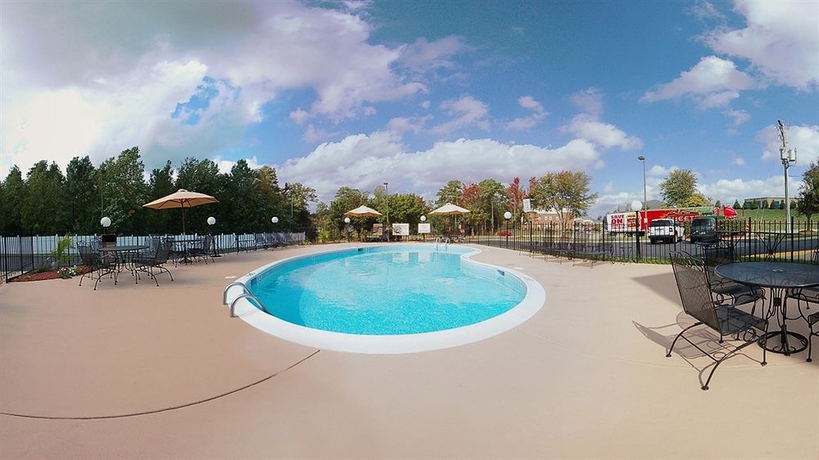 Imagen de la piscina del Hotel Comfort Inn Chester - Richmond South. Foto 16