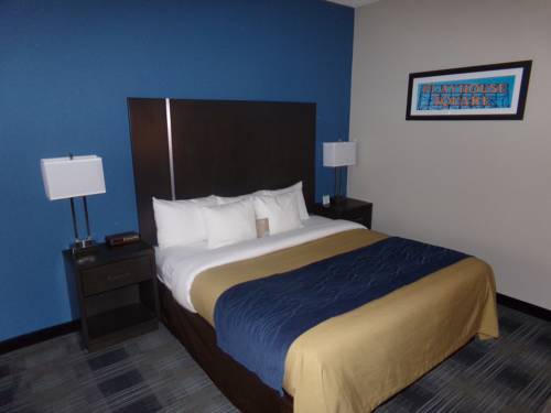Imagen de la habitación del Hotel Comfort Inn Cleveland Airport. Foto 1