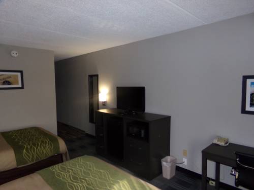 Imagen de la habitación del Hotel Comfort Inn Cleveland Airport. Foto 3