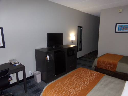 Imagen de la habitación del Hotel Comfort Inn Cleveland Airport. Foto 6