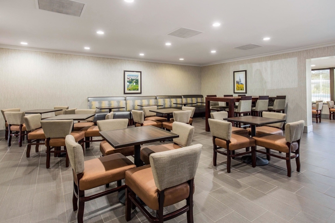 Imagen del bar/restaurante del Hotel Comfort Inn College Park North. Foto 3
