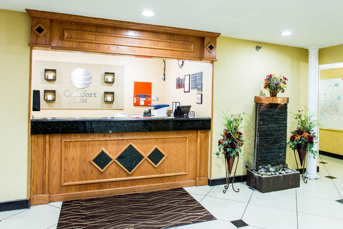 Imagen de los interiores del Hotel Comfort Inn Columbia - Bush River. Foto 11