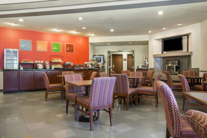 Imagen del bar/restaurante del Hotel Comfort Inn Concord. Foto 4