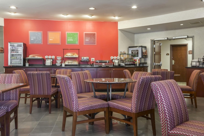 Imagen del bar/restaurante del Hotel Comfort Inn Concord. Foto 6