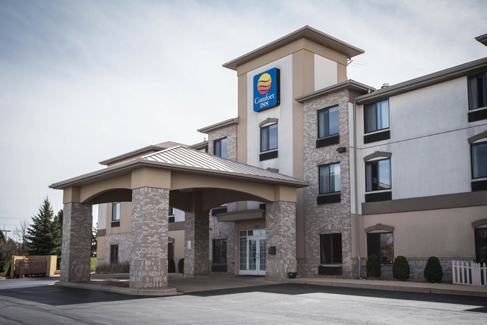 Imagen general del Hotel Comfort Inn Crystal Lake - Algonquin. Foto 2