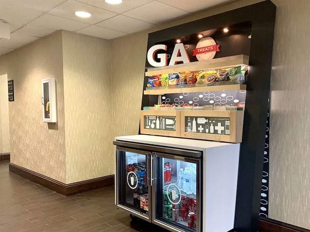 Imagen del bar/restaurante del Hotel Comfort Inn Darien - North Brunswick. Foto 4