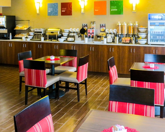 Imagen del bar/restaurante del Hotel Comfort Inn Dartmouth. Foto 2