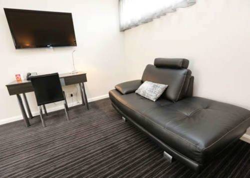 Imagen de la habitación del Hotel Comfort Inn Deakin Palms. Foto 1