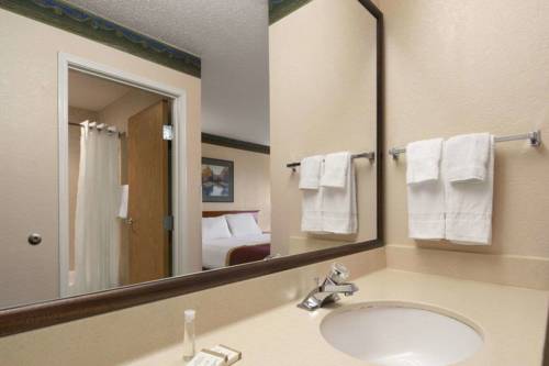 Imagen de la habitación del Hotel Comfort Inn Dekalb - Adjacent The University. Foto 6