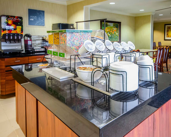 Imagen del bar/restaurante del Hotel Comfort Inn East, Evansville. Foto 4