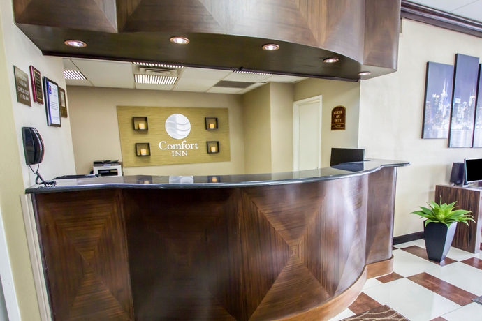 Imagen de los interiores del Hotel Comfort Inn Edgewater On Hudson River. Foto 6