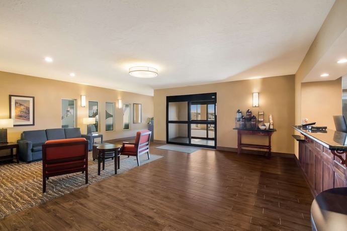 Imagen de los interiores del Hotel Comfort Inn Fort Morgan. Foto 17