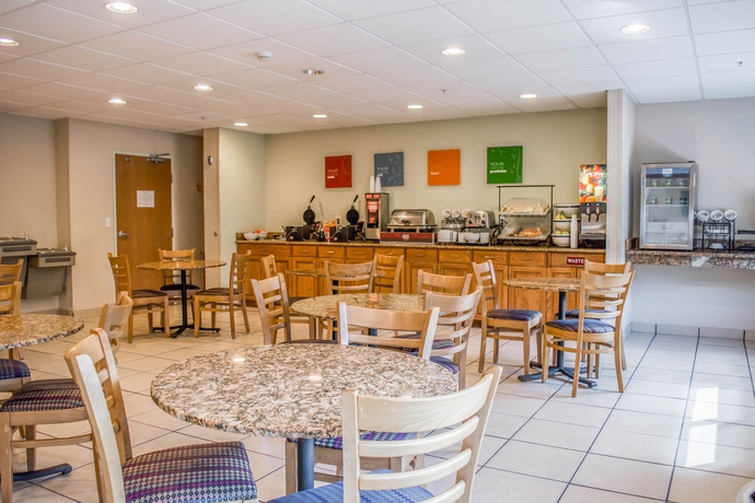 Imagen del bar/restaurante del Hotel Comfort Inn Fort Myers Northeast. Foto 2