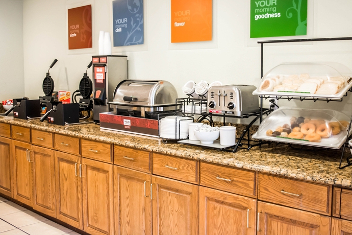 Imagen del bar/restaurante del Hotel Comfort Inn Fort Myers Northeast. Foto 3