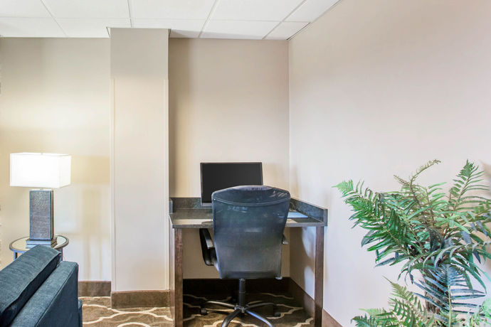 Imagen de los interiores del Hotel Comfort Inn Franklin Highway 96. Foto 16