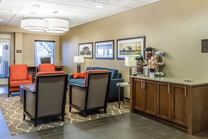 Imagen de los interiores del Hotel Comfort Inn Frederick. Foto 15
