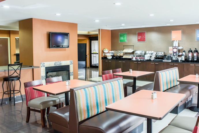 Imagen del bar/restaurante del Hotel Comfort Inn Garner Clayton I-40. Foto 3