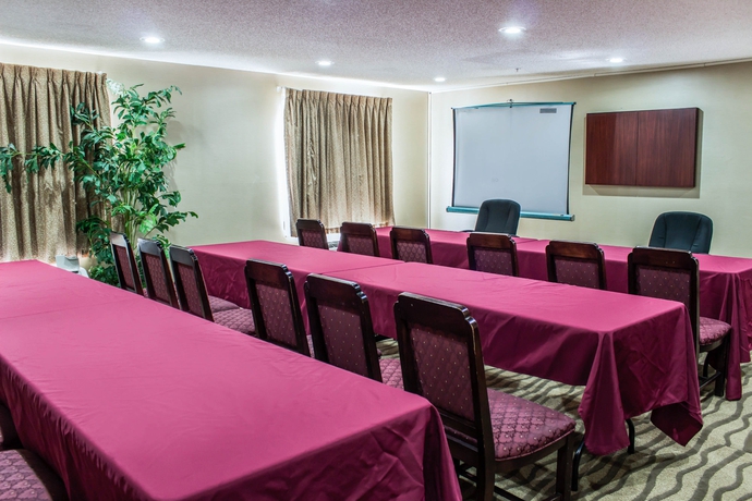 Imagen de los interiores del Hotel Comfort Inn Garner Clayton I-40. Foto 12