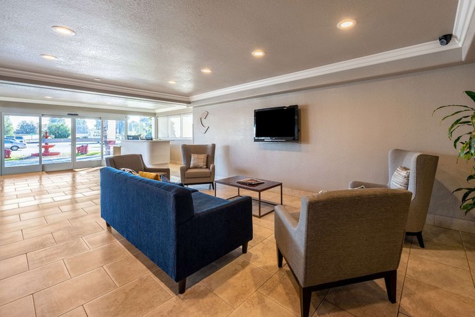 Imagen de los interiores del Hotel Comfort Inn Gilroy. Foto 18