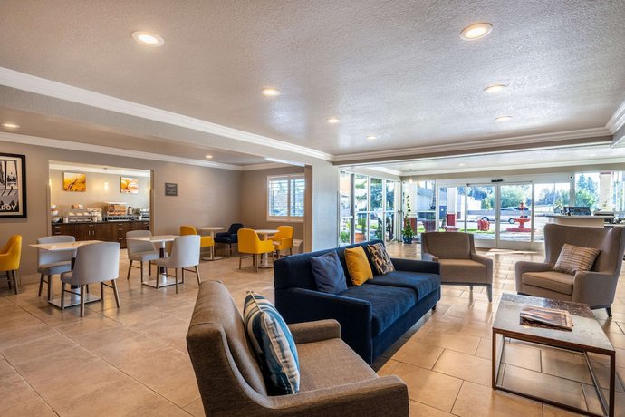 Imagen de los interiores del Hotel Comfort Inn Gilroy. Foto 19