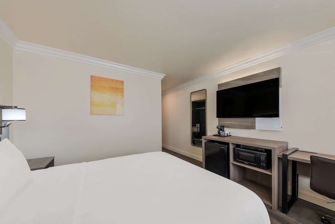 Imagen de la habitación del Hotel Comfort Inn Gilroy. Foto 13