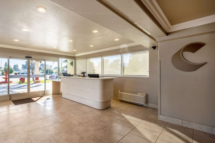Imagen de los interiores del Hotel Comfort Inn Gilroy. Foto 20