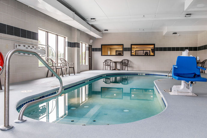 Imagen de la piscina del Hotel Comfort Inn Grove City - Columbus South. Foto 15