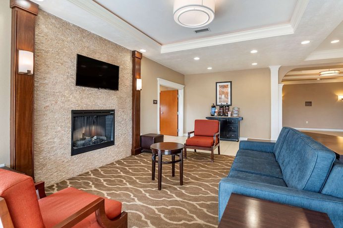 Imagen de los interiores del Hotel Comfort Inn Hebron-lowell Area. Foto 17
