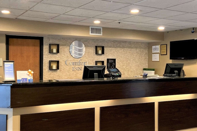 Imagen de los interiores del Hotel Comfort Inn Herndon Reston. Foto 15