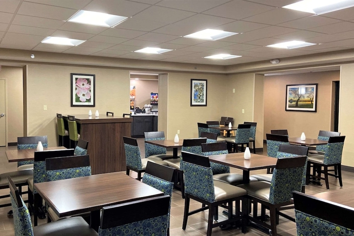 Imagen del bar/restaurante del Hotel Comfort Inn Herndon Reston. Foto 10
