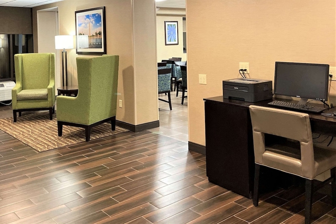 Imagen de los interiores del Hotel Comfort Inn Herndon Reston. Foto 19