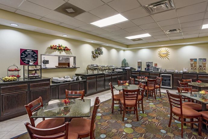 Imagen del bar/restaurante del Hotel Comfort Inn, Hickory. Foto 6
