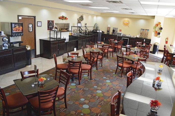 Imagen del bar/restaurante del Hotel Comfort Inn, Hickory. Foto 7