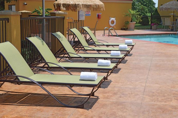 Imagen de los exteriores del Hotel Comfort Inn, Hickory. Foto 15