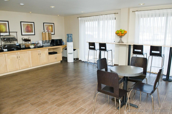 Imagen general del Hotel Comfort Inn Highway 401. Foto 2