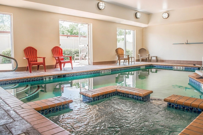 Imagen de la piscina del Hotel Comfort Inn Huntsville Near University. Foto 17