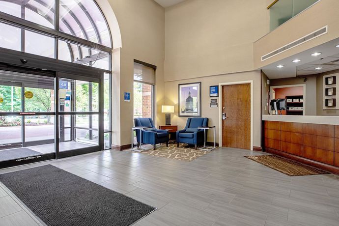 Imagen de los interiores del Hotel Comfort Inn Indianapolis North - Carmel. Foto 17