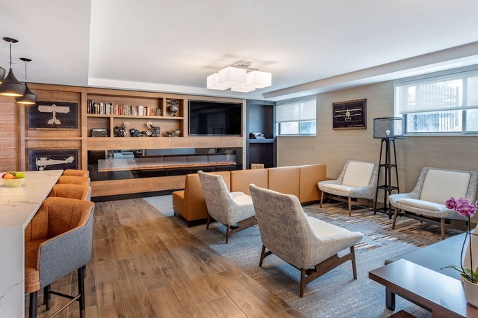 Imagen de los interiores del Hotel Comfort Inn Jfk Airport. Foto 17
