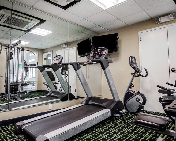 Imagen de los interiores del Hotel Comfort Inn Kansas City International Airport. Foto 7