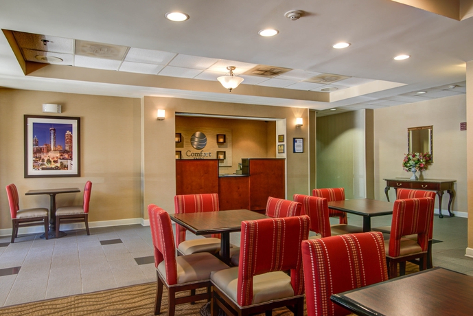 Imagen de los interiores del Hotel Comfort Inn Kennesaw. Foto 13