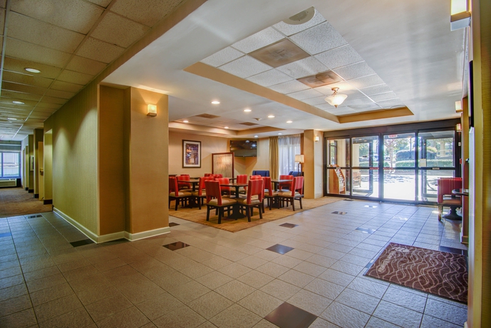 Imagen de los interiores del Hotel Comfort Inn Kennesaw. Foto 14