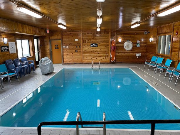 Imagen de la piscina del Hotel Comfort Inn Kokomo Speedway. Foto 13