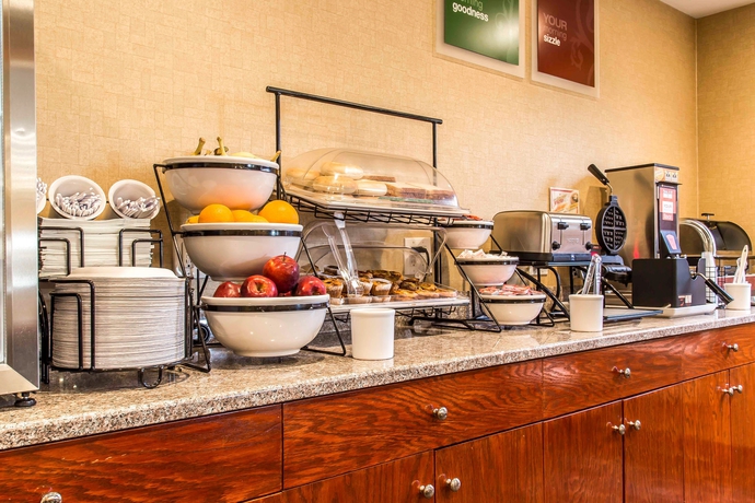 Imagen del bar/restaurante del Hotel Comfort Inn Laguardia Airport - 83rd St. Foto 2