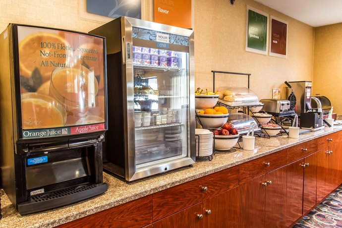 Imagen del bar/restaurante del Hotel Comfort Inn Laguardia Airport - 83rd St. Foto 6