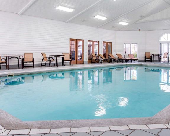 Imagen de la piscina del Hotel Comfort Inn Lakeside. Foto 18