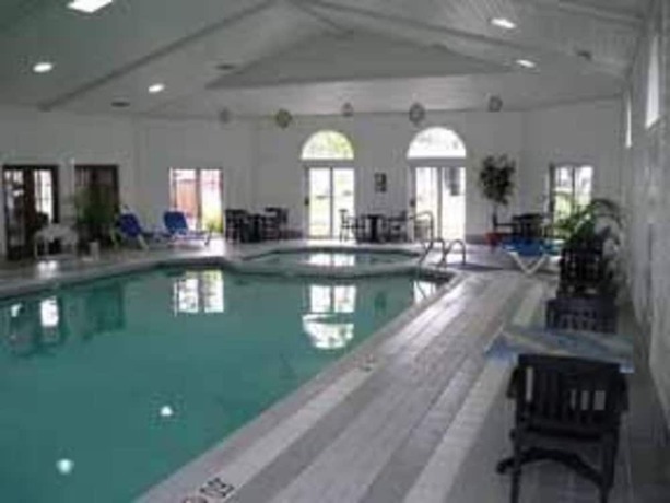 Imagen de la piscina del Hotel Comfort Inn Lakeside. Foto 19