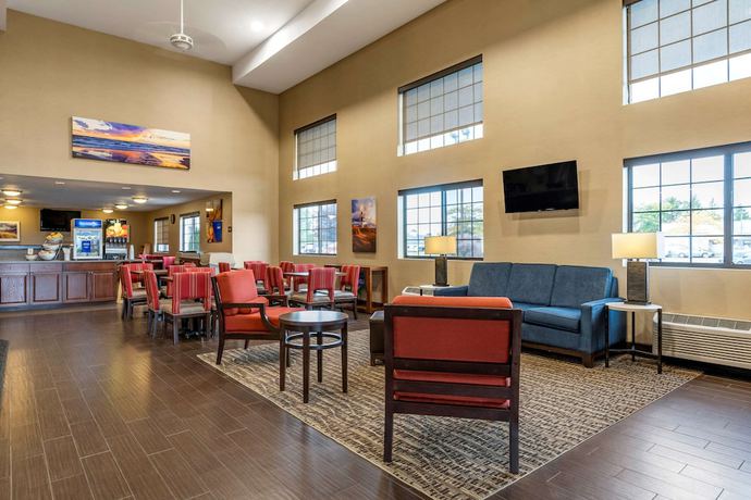 Imagen de los interiores del Hotel Comfort Inn Ludington near US-10. Foto 19